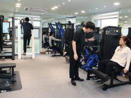 47년 된 경로당의 변신…강남구, 'AI 피트니스' 갖춘 선정시니어센터 개관 기사 이미지