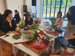 강남구, 차와 글로 마음 돌본다…'힐링 원데이 특강' 운영 기사 이미지